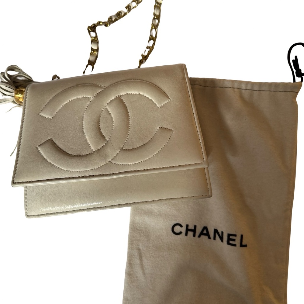 Chanel vintage leather purse